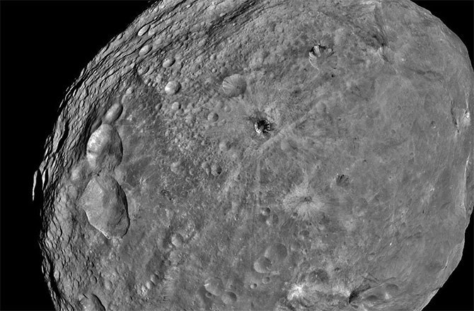 Ancient Impacts Mysteriously Erased From Asteroid Vesta