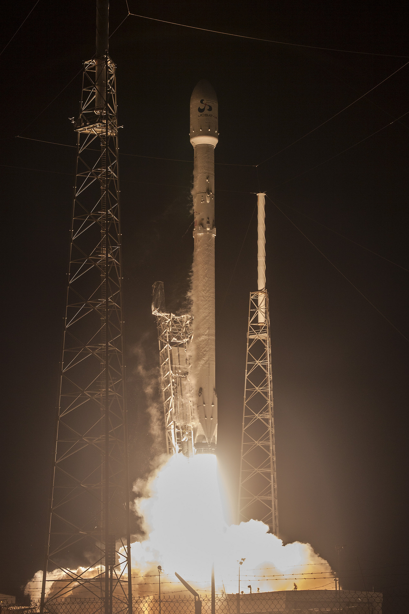 Falcon 9 Takes Flight