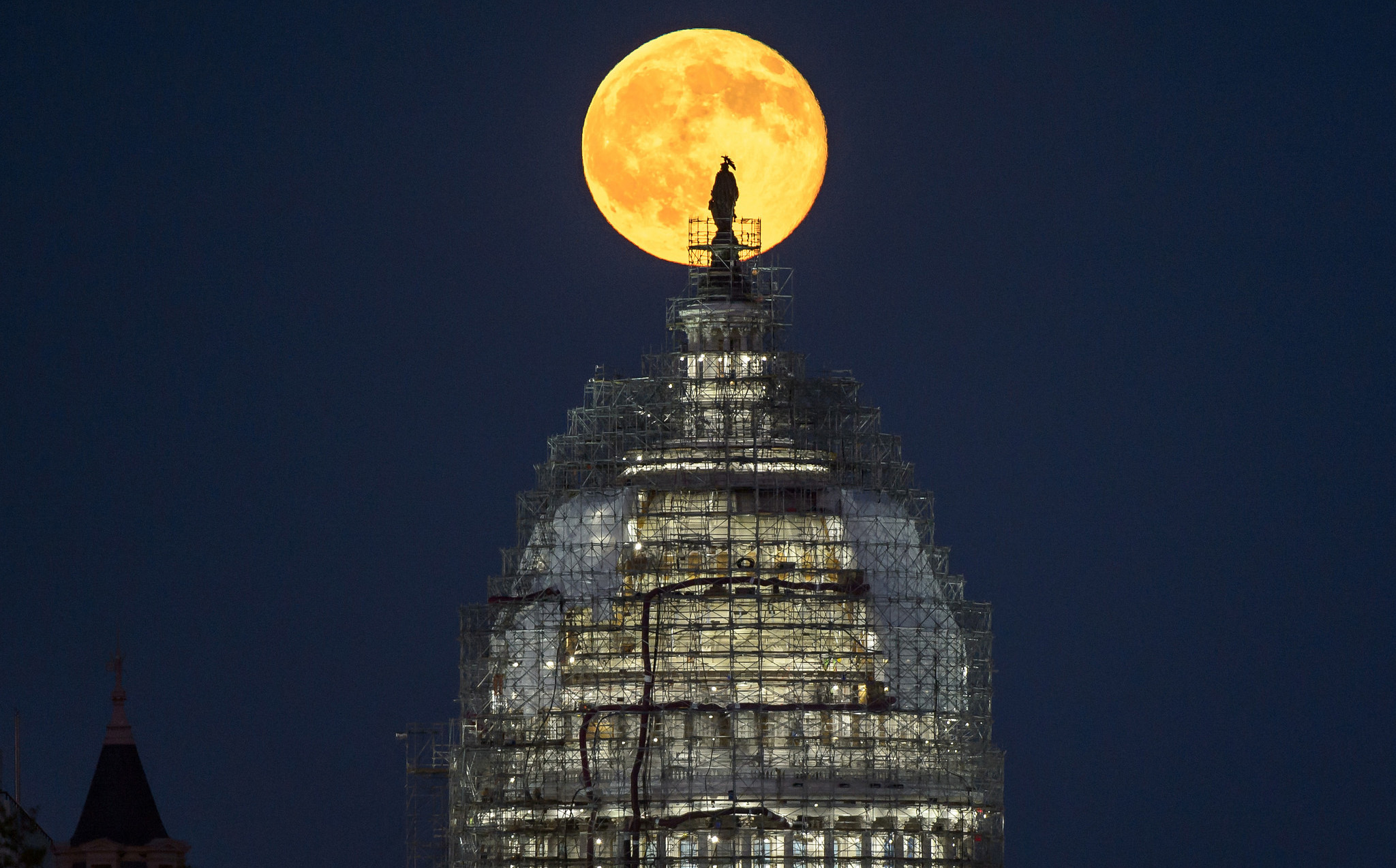 'Blue Moon' Rises Saturday — But It Won't Be Blue: A Full Moon History