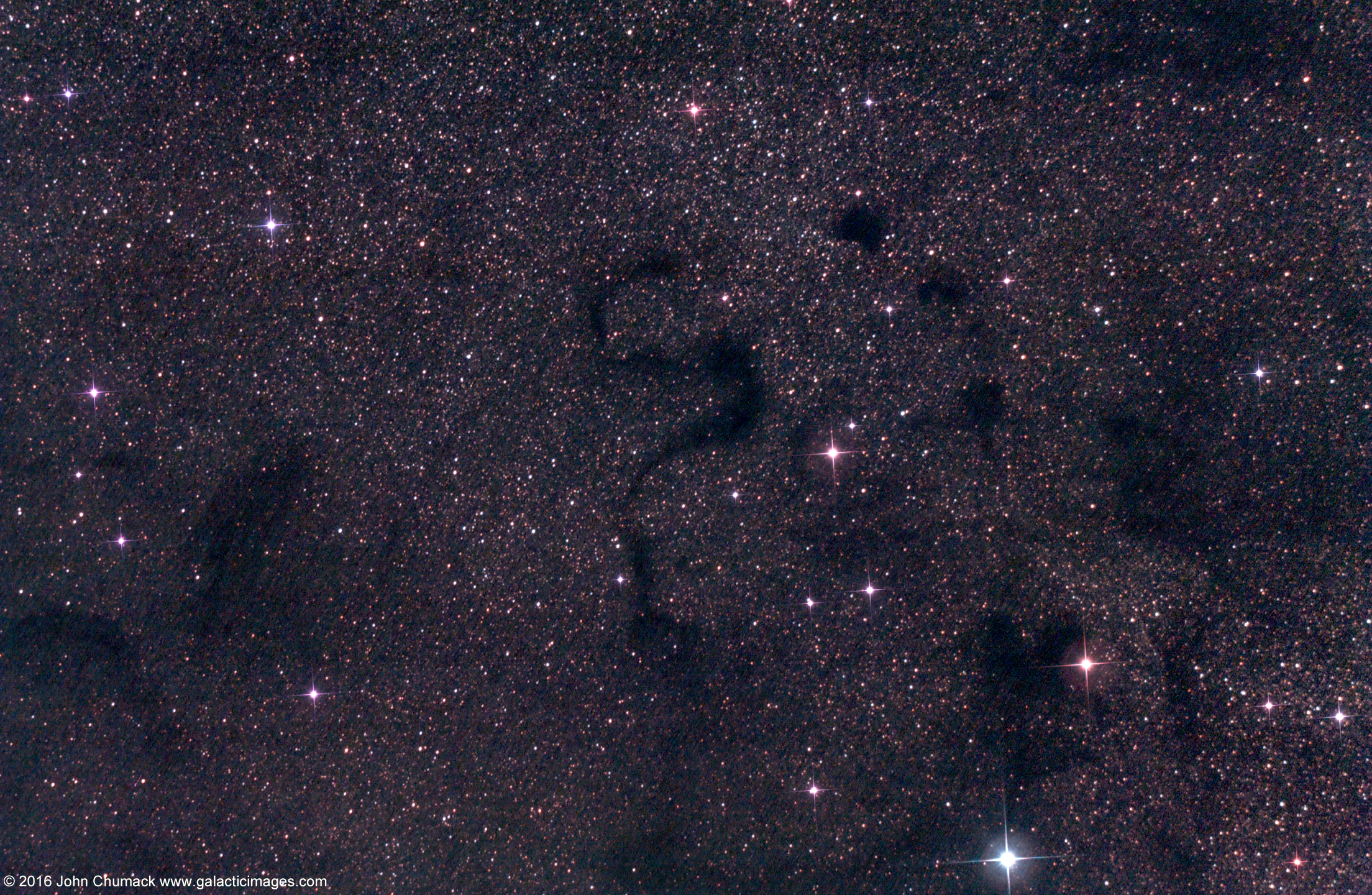 Photographer Captures a Dark Snake Nebula in the Night Sky