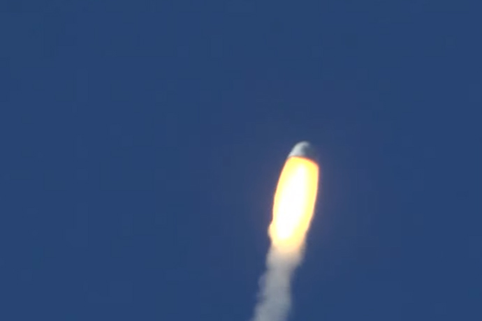 Jeff Bezos' Blue Origin Space Capsule Aces Dramatic In-Flight Escape Test