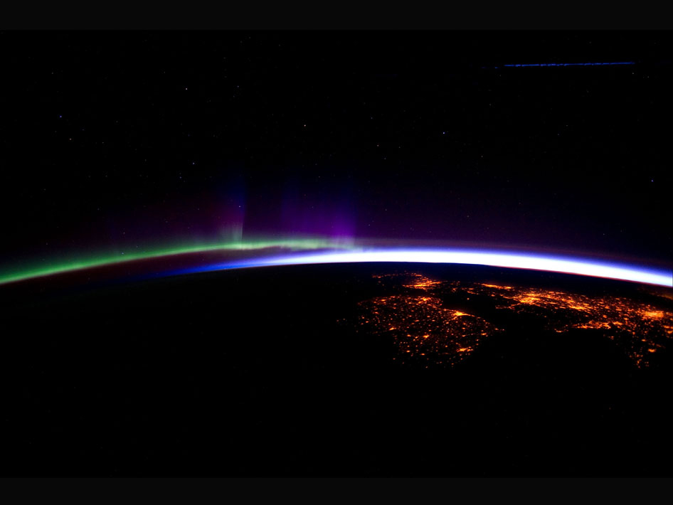 iss-north-atlantic-aurora-horizon.jpg